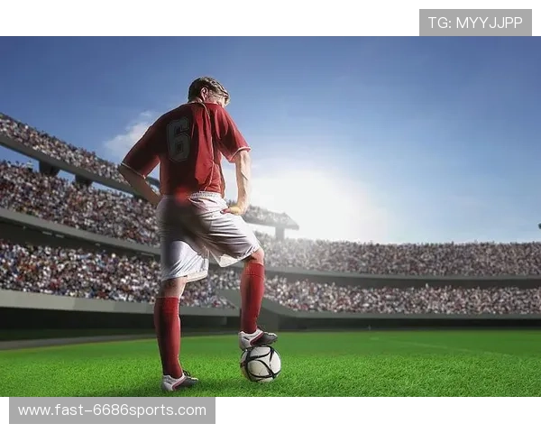 足球女星精彩瞬间捕捉与踢球技巧展现动感魅力头像设计